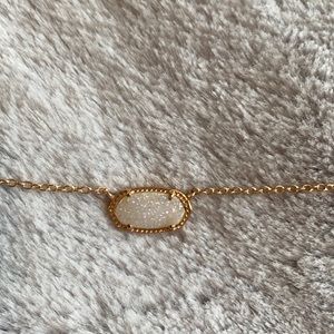 Kendra Scott necklace